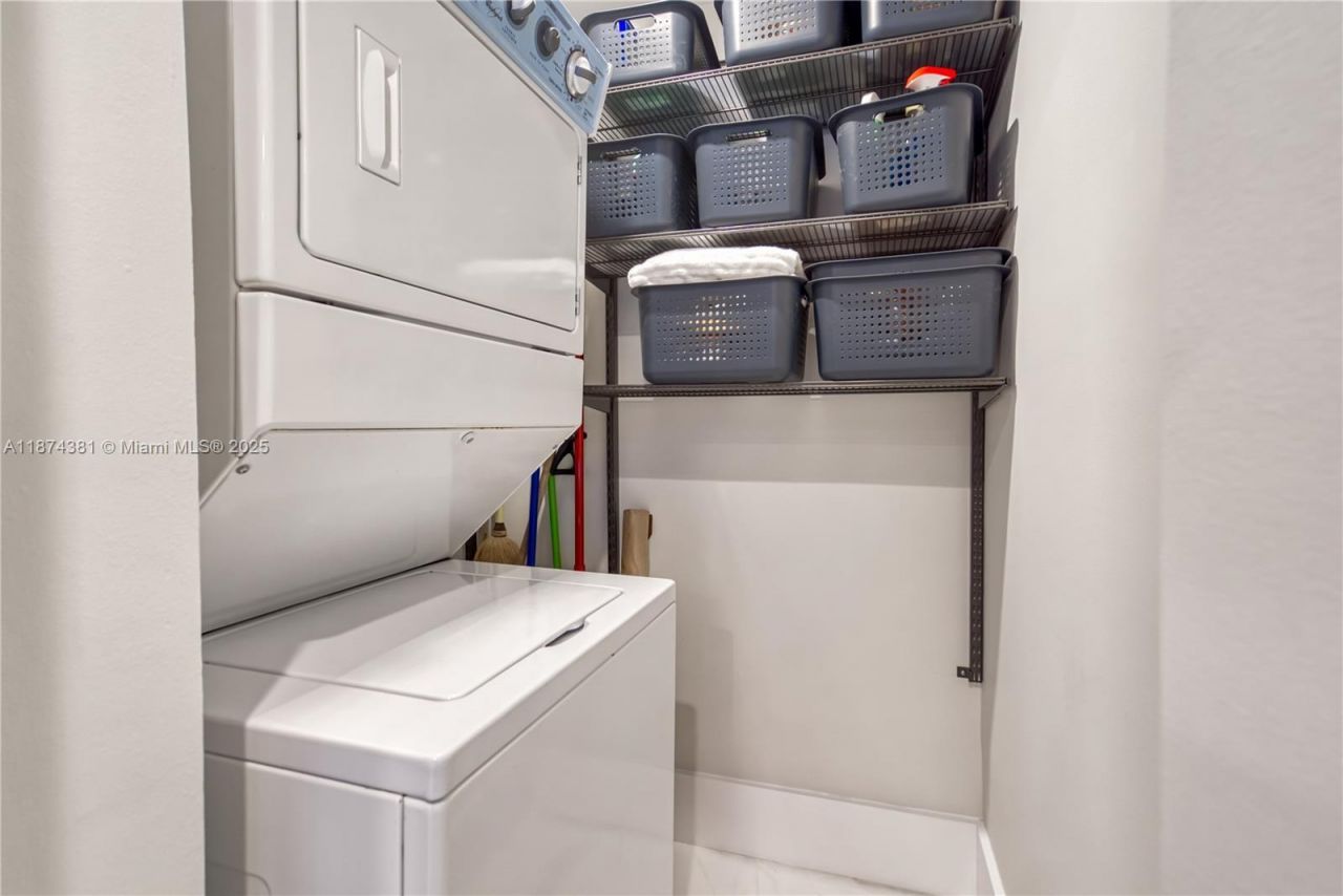 701 Brickell Key Blvd, Unit 1512, Miami, FL 33131 Photo