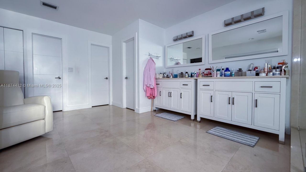 350 NW 124th Ave, Miami, FL 33182 Photo