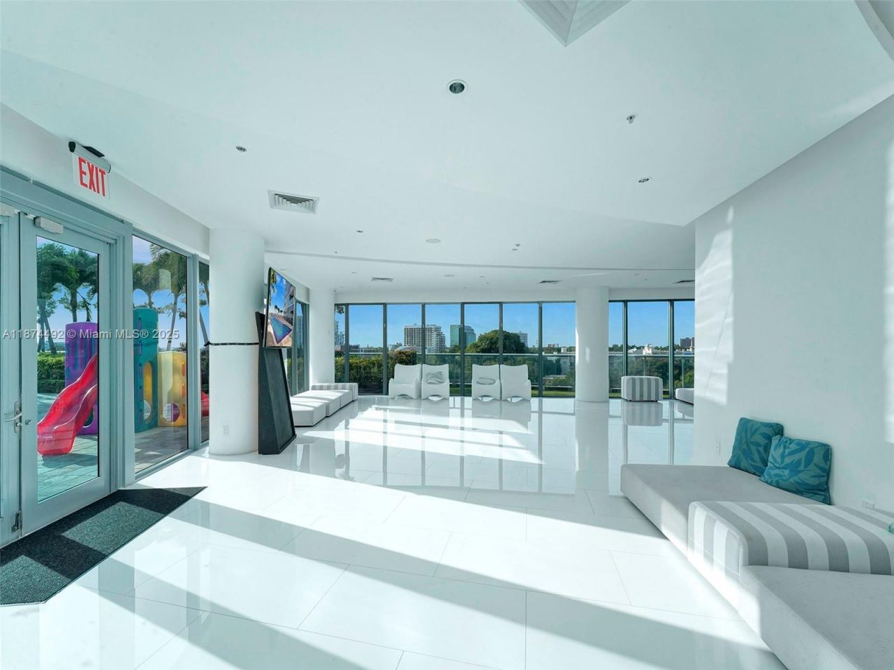 601 NE 36th St, Unit 2703, Miami, FL 33137 Photo