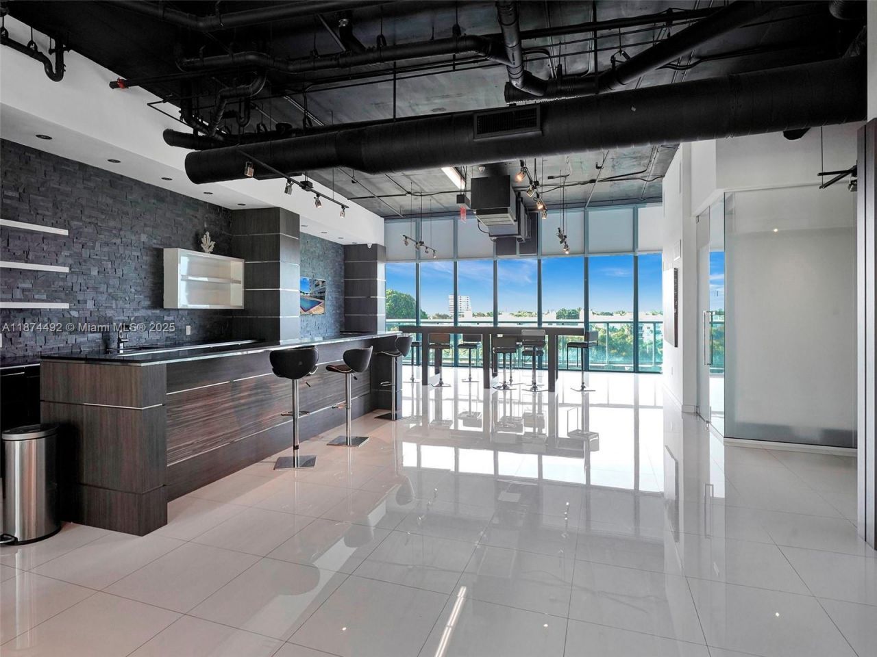 601 NE 36th St, Unit 2703, Miami, FL 33137 Photo