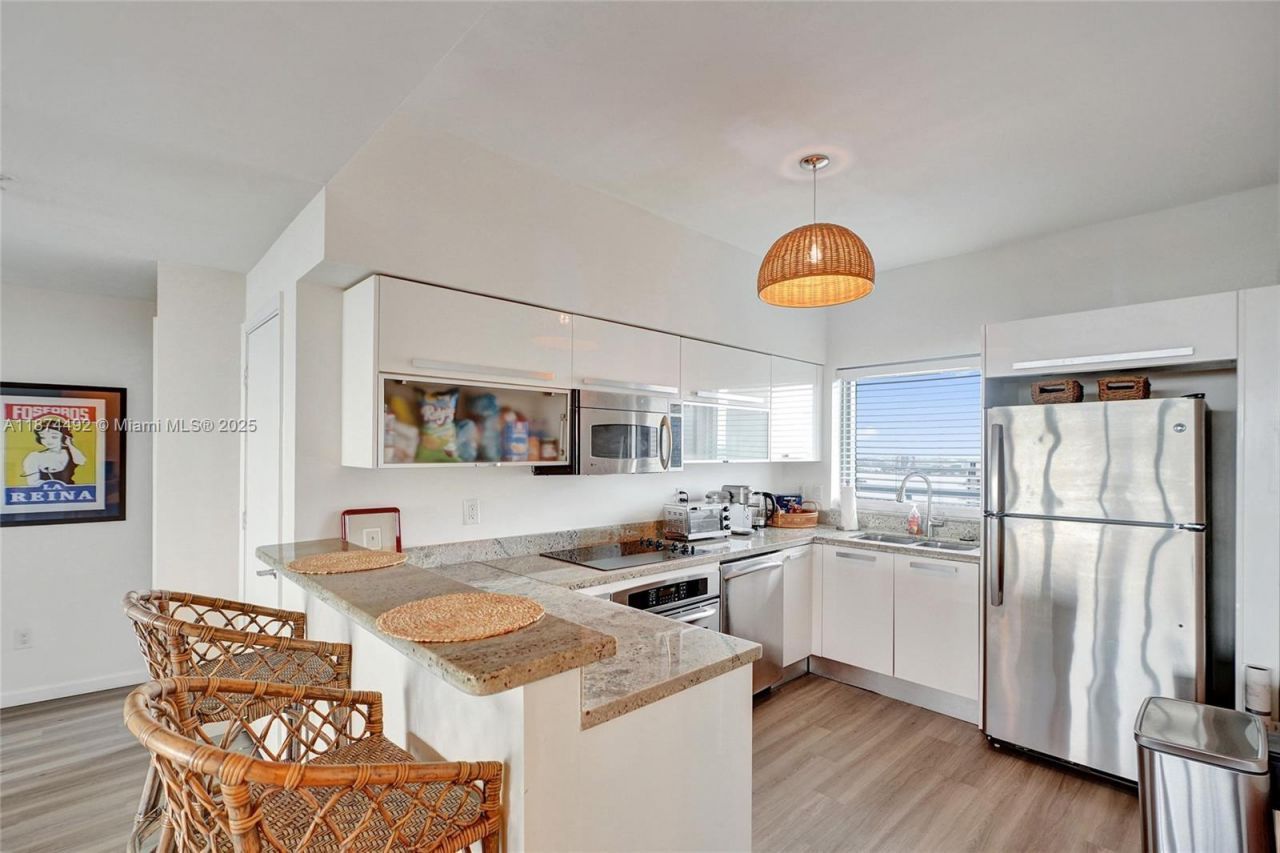 601 NE 36th St, Unit 2703, Miami, FL 33137 Photo