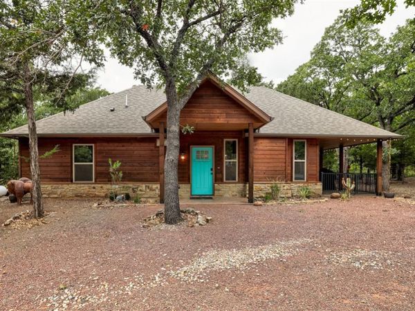 513 NW Eagles Landing Place, Medicine Park, OK 73557