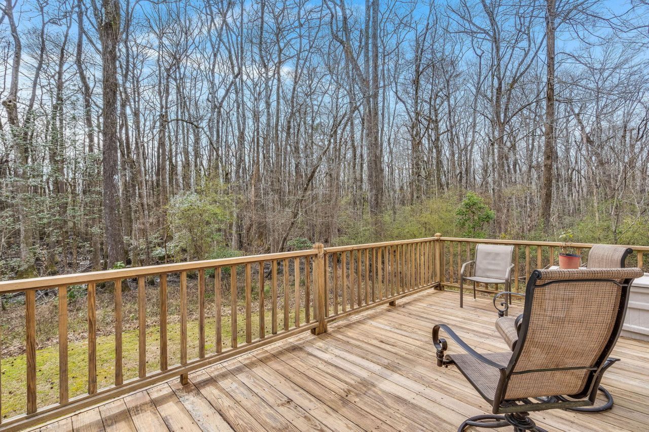 1524 Lee Boulevard Photo 26