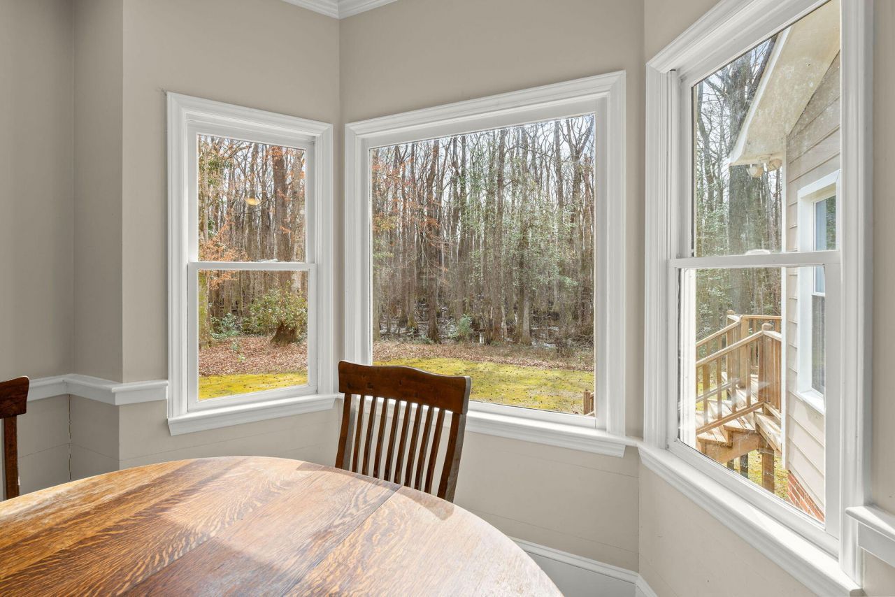 1524 Lee Boulevard Photo 6