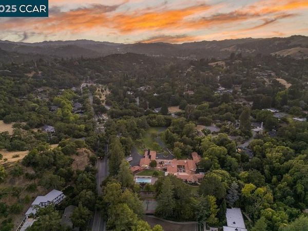 940 940 Reliez Station Ln, Lafayette, CA 94549