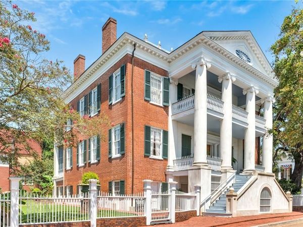 310 NORTH WALL Street, Natchez, MS 39120