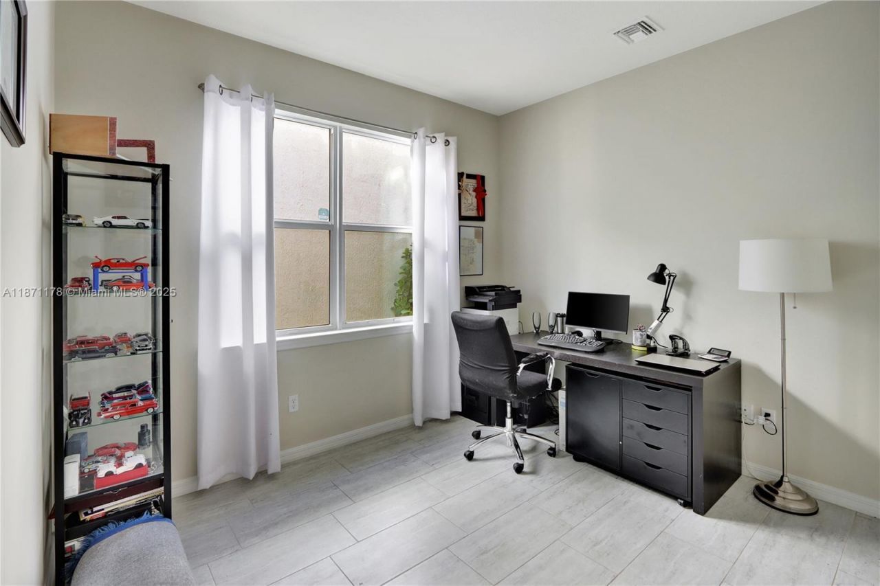 4353 Large Leaf Ln, Hollywood, FL 33021 Photo