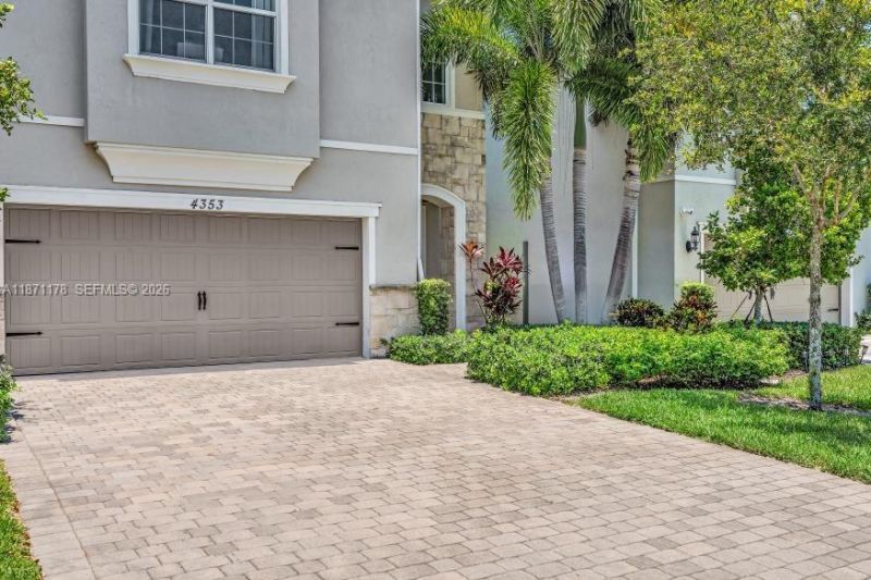 4353 Large Leaf Ln, Hollywood, FL 33021 Photo