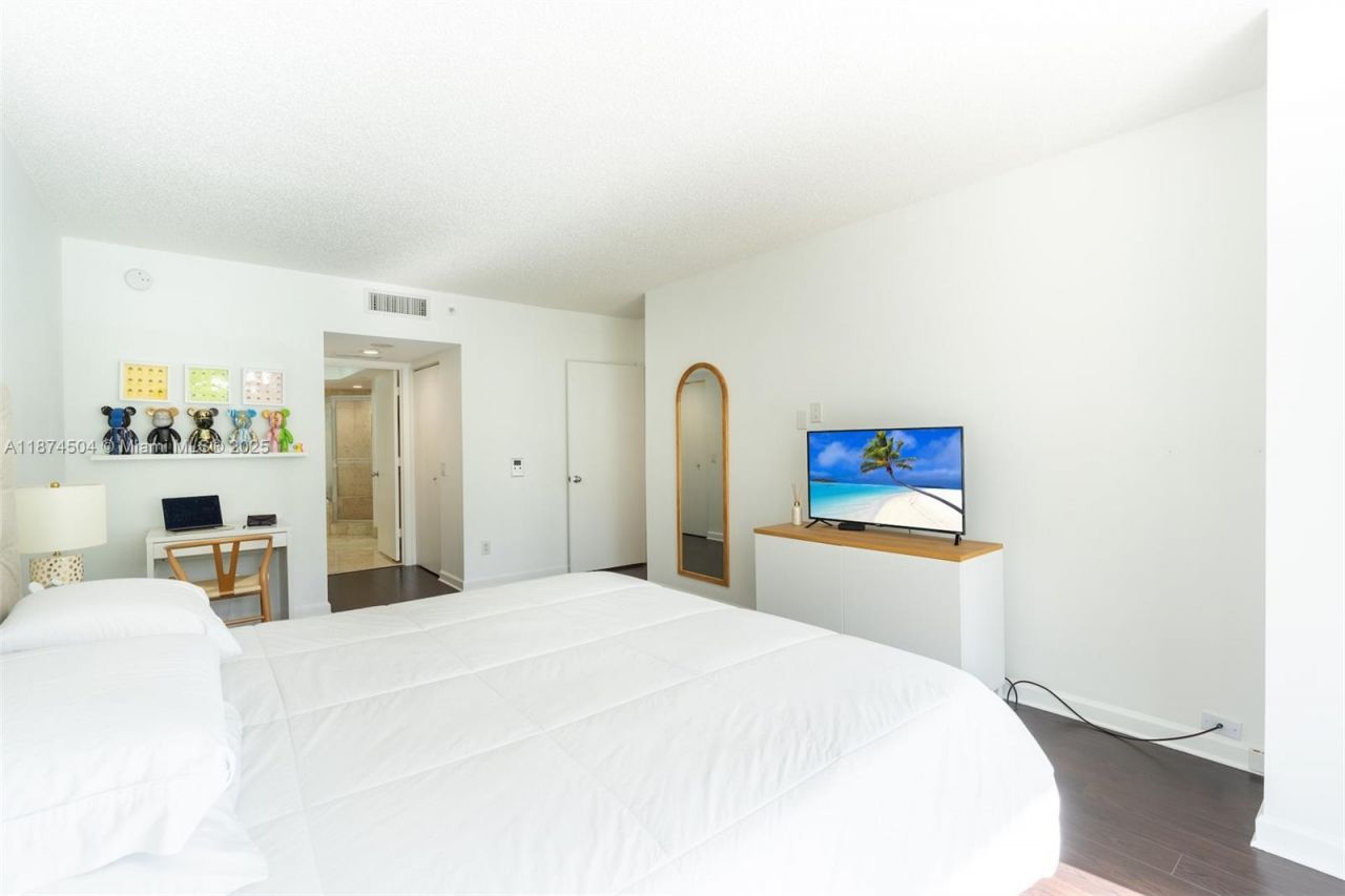 21055 Yacht Club Dr, Unit 605, Aventura, FL 33180 Photo