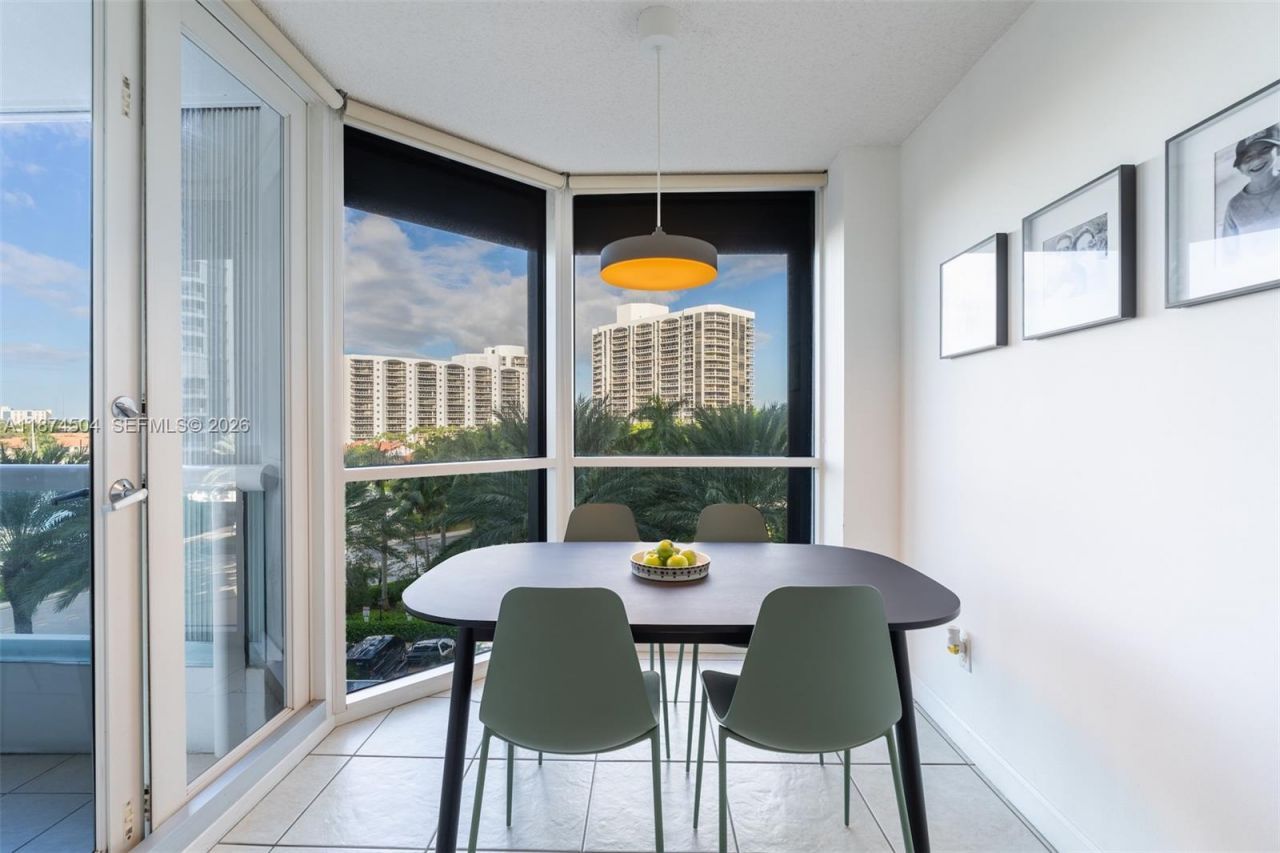 21055 Yacht Club Dr, Unit 605, Aventura, FL 33180 Photo