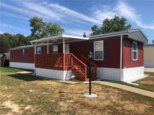 5219 N Street NE, Magnolia, OH 44643