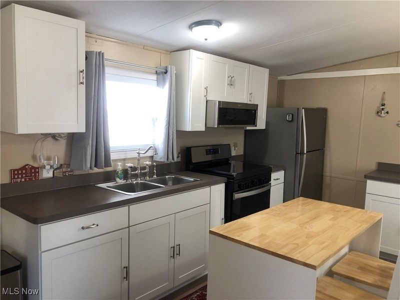 5219 N Street NE, Magnolia, OH 44643 Photo 11