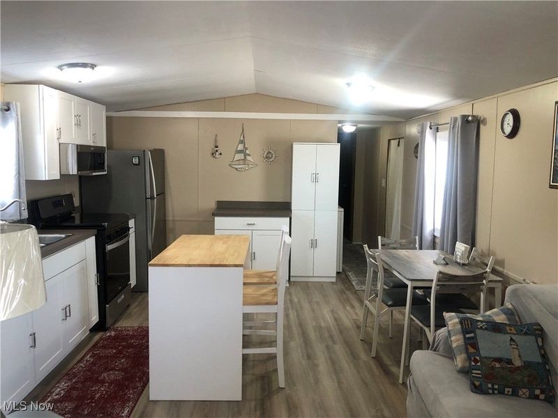 5219 N Street NE, Magnolia, OH 44643 Photo 6