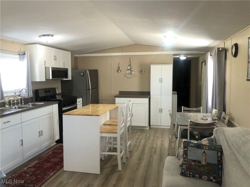 5219 N Street NE, Magnolia, OH 44643 Photo 7