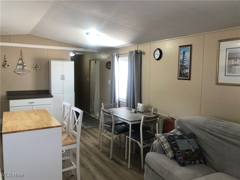 5219 N Street NE, Magnolia, OH 44643 Photo 8