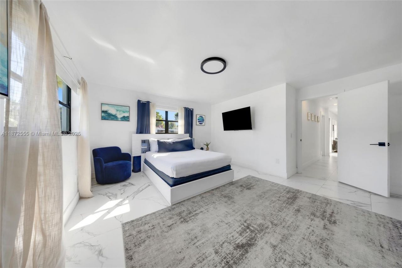 11420 NE 4th Ave, Miami, FL 33161 Photo