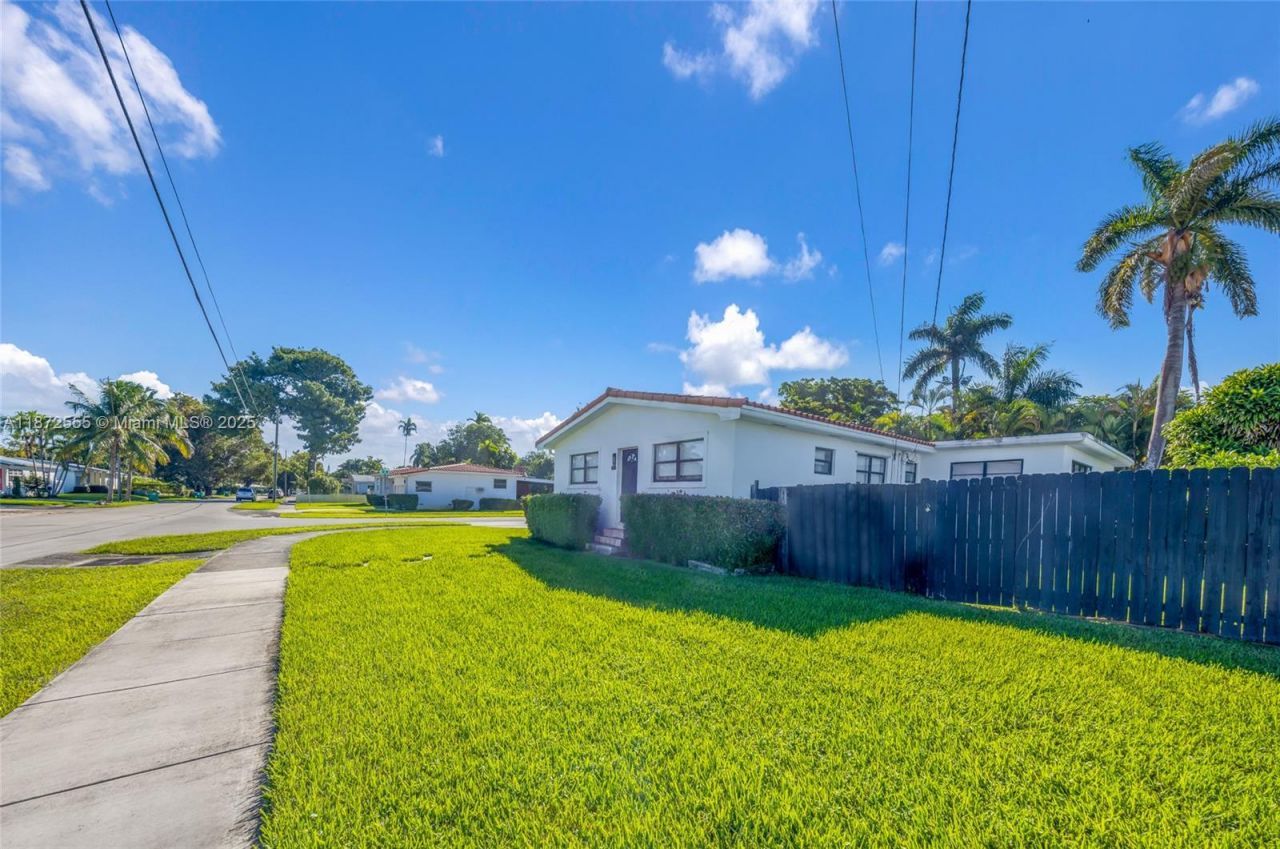 11420 NE 4th Ave, Miami, FL 33161 Photo