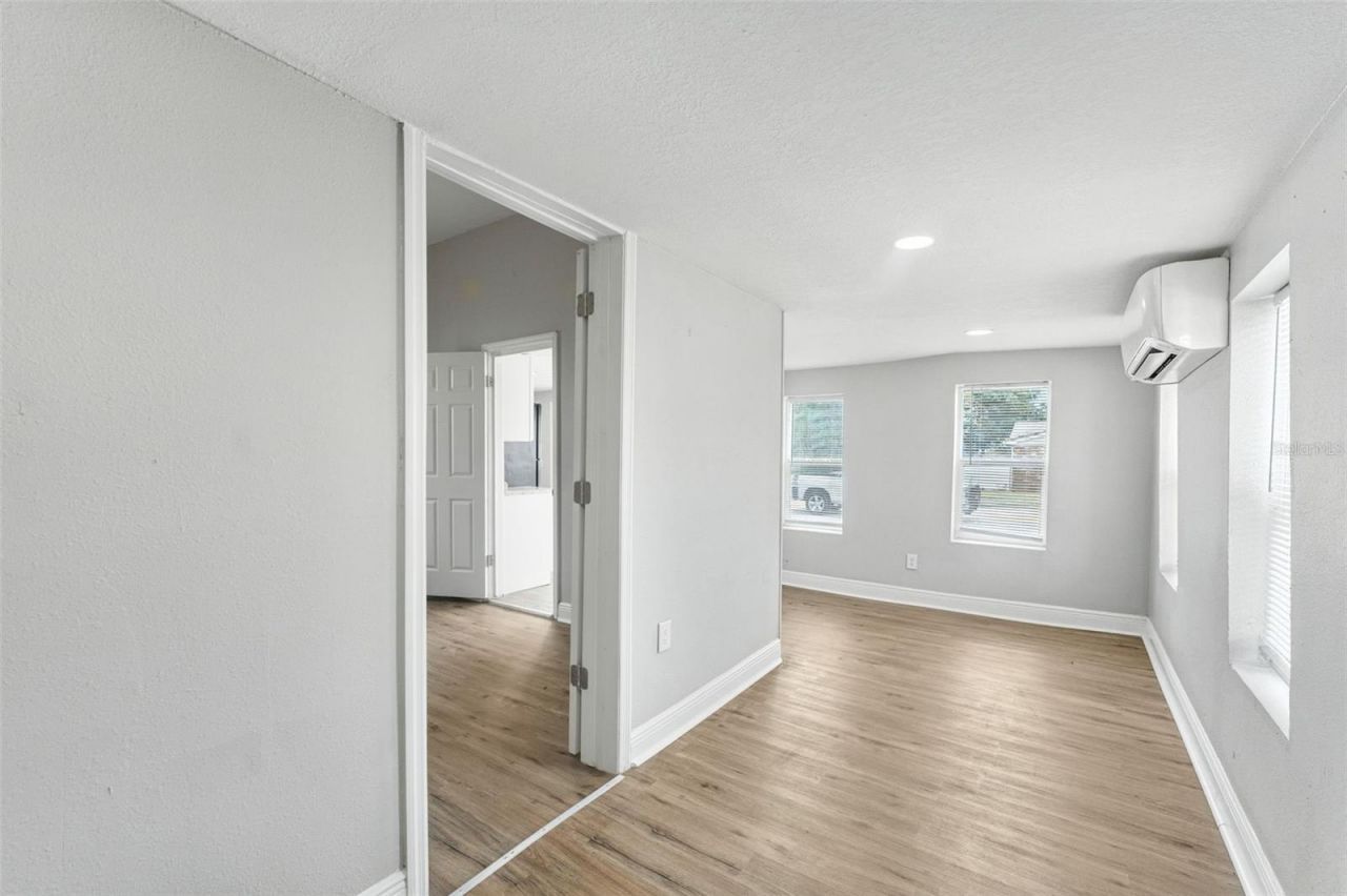 19 W Eagle Avenue, Eagle Lake, FL 33839 Photo