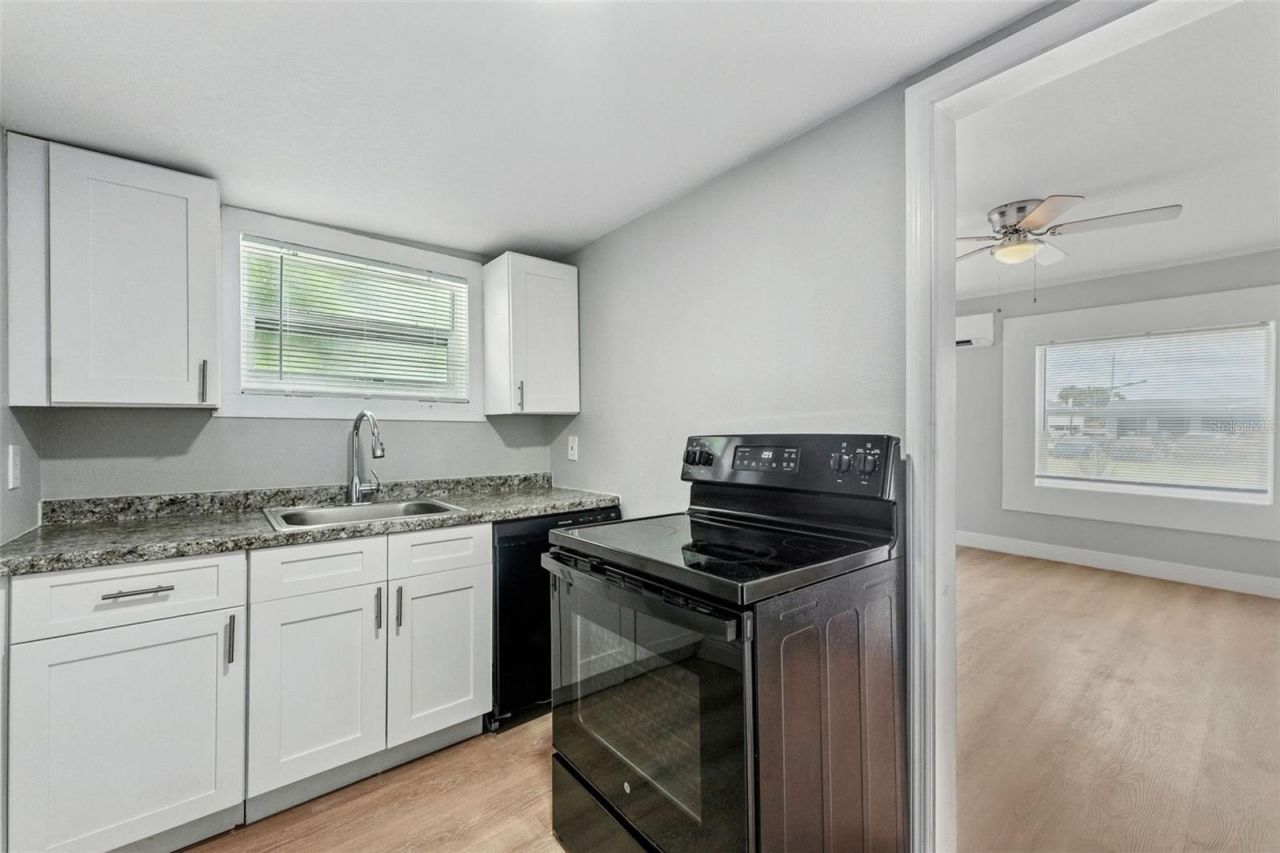 19 W Eagle Avenue, Eagle Lake, FL 33839 Photo