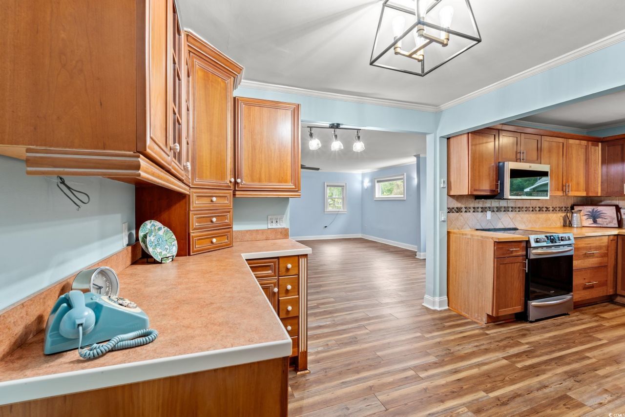 902 Palm St. Photo 9