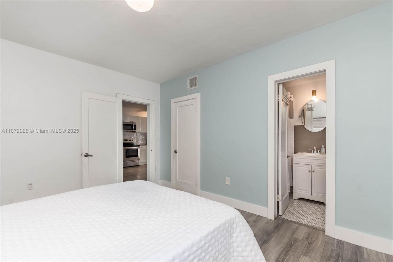 1275 Marseille Dr, Unit 35, Miami Beach, FL 33141 Photo