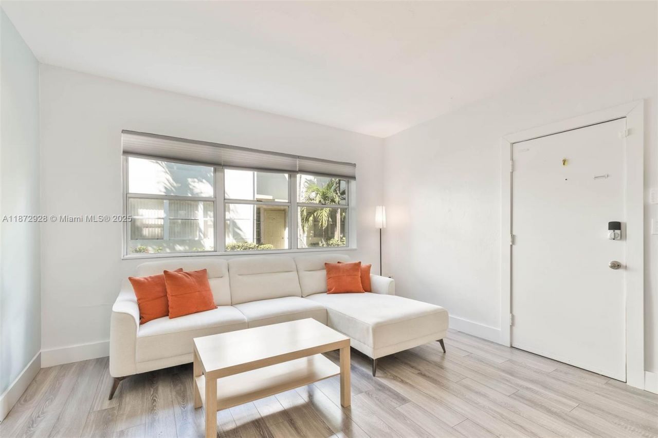 1275 Marseille Dr, Unit 35, Miami Beach, FL 33141 Photo