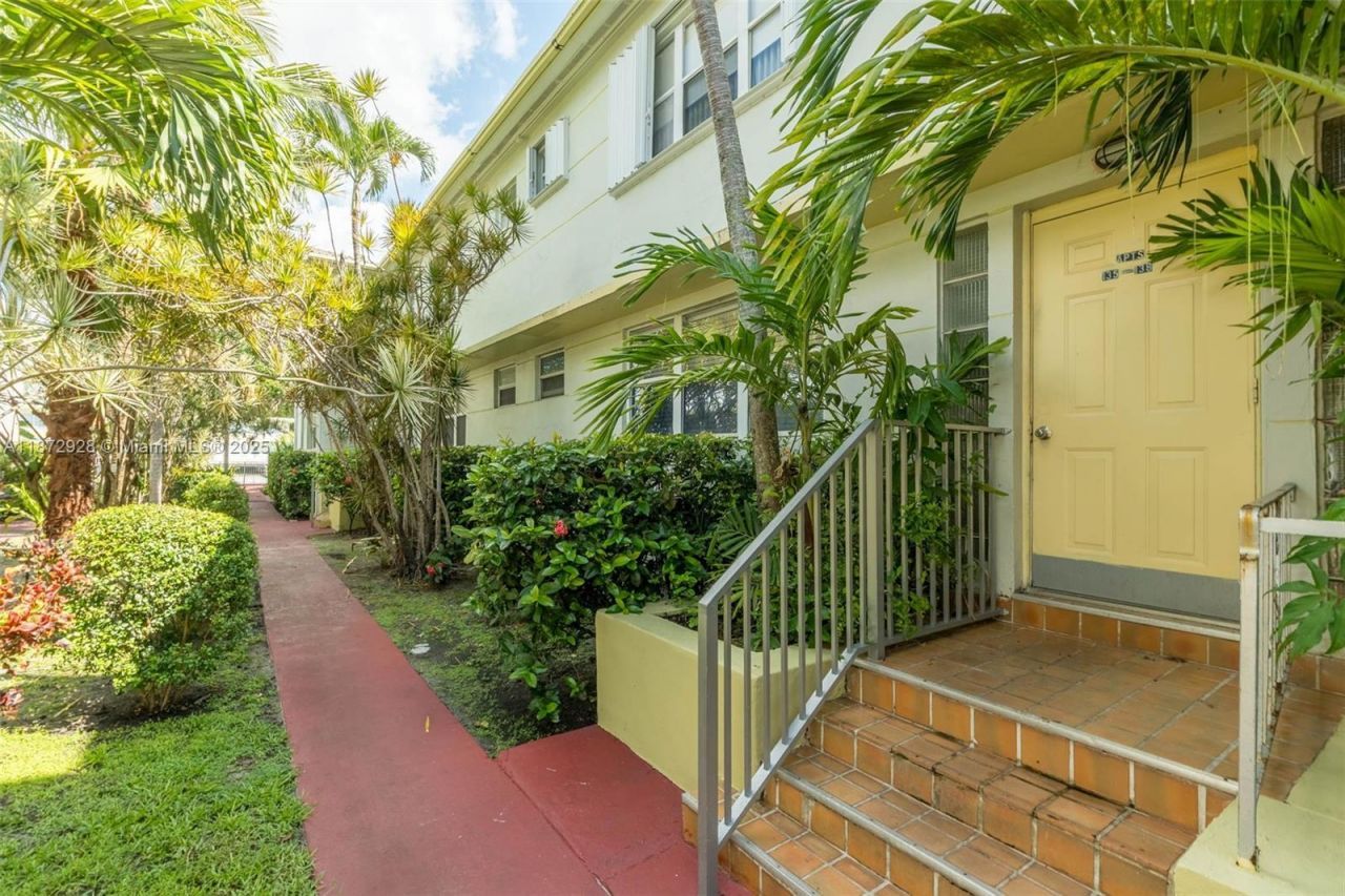 1275 Marseille Dr, Unit 35, Miami Beach, FL 33141 Photo