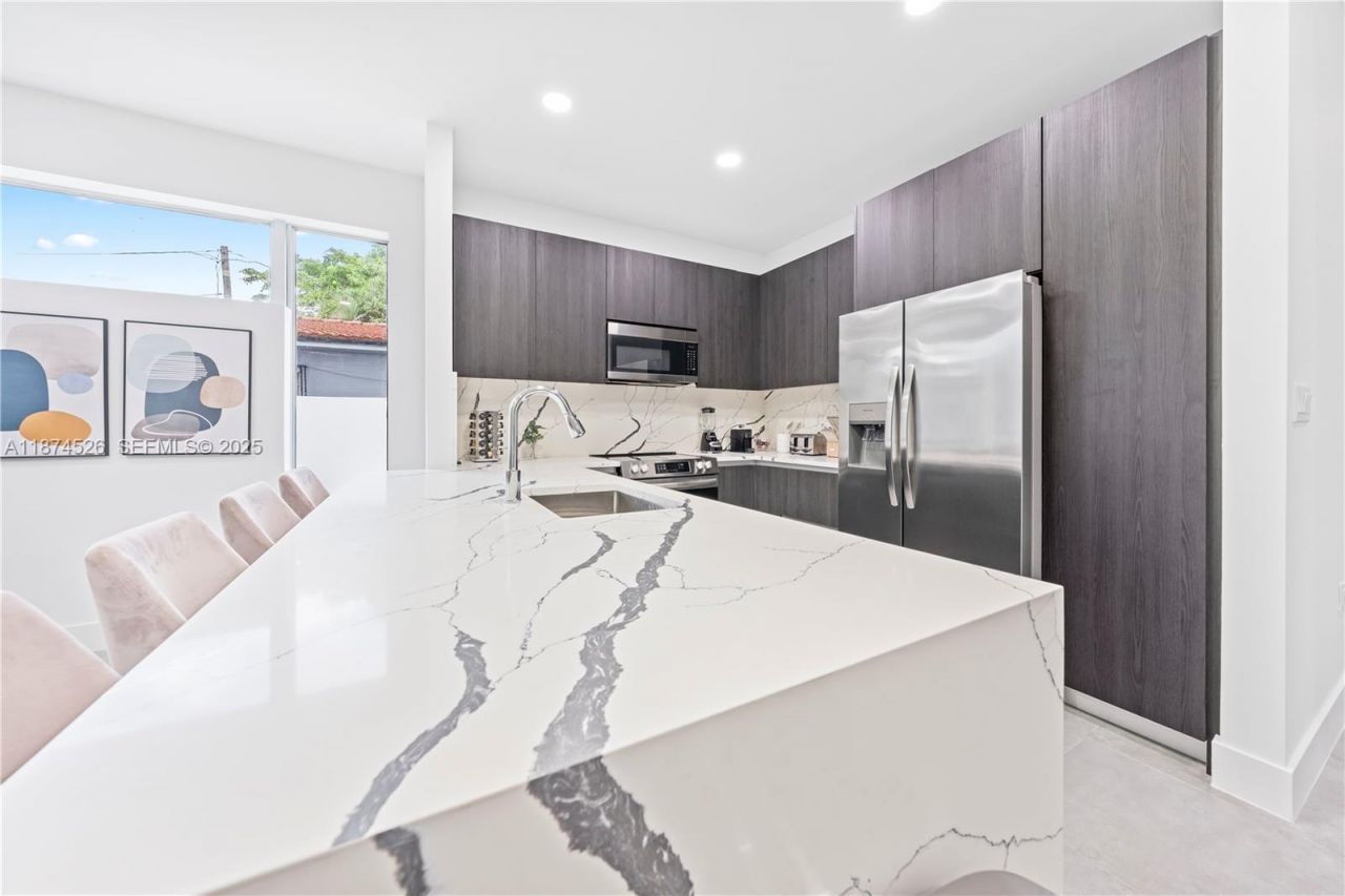 857 SW 14th Ave, Unit A, Miami, FL 33135 Photo