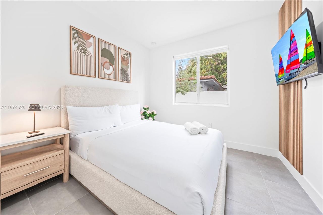 857 SW 14th Ave, Unit A, Miami, FL 33135 Photo