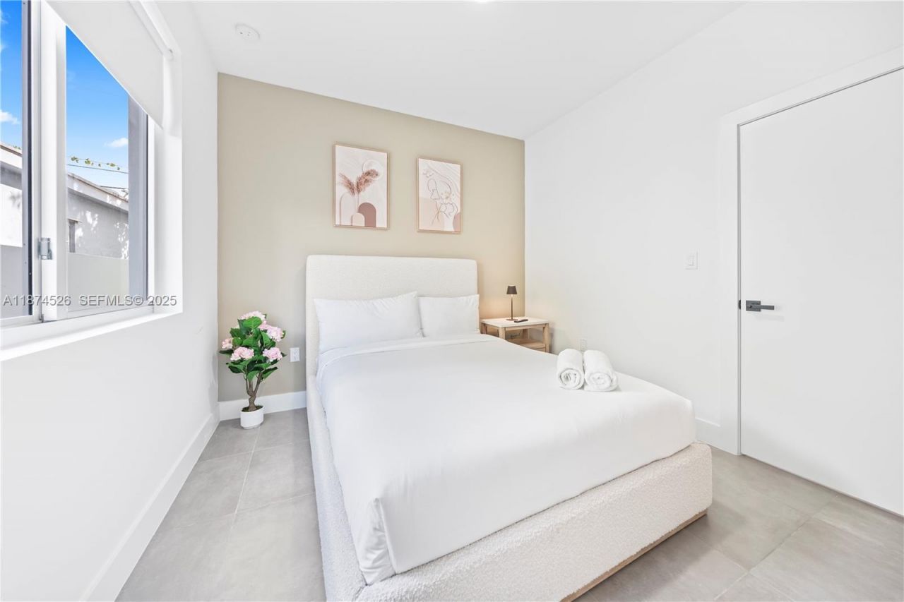 857 SW 14th Ave, Unit A, Miami, FL 33135 Photo