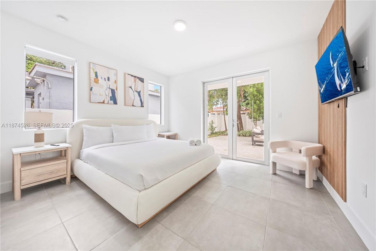 857 SW 14th Ave, Unit A, Miami, FL 33135 Photo