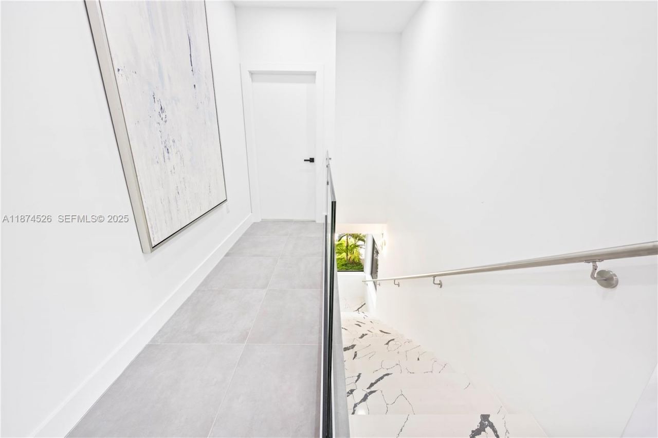 857 SW 14th Ave, Unit A, Miami, FL 33135 Photo