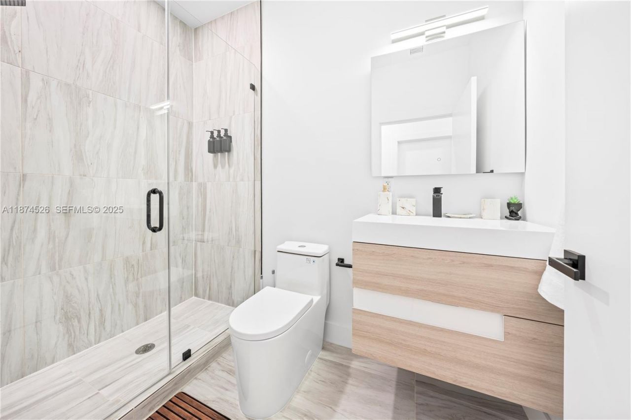 857 SW 14th Ave, Unit A, Miami, FL 33135 Photo