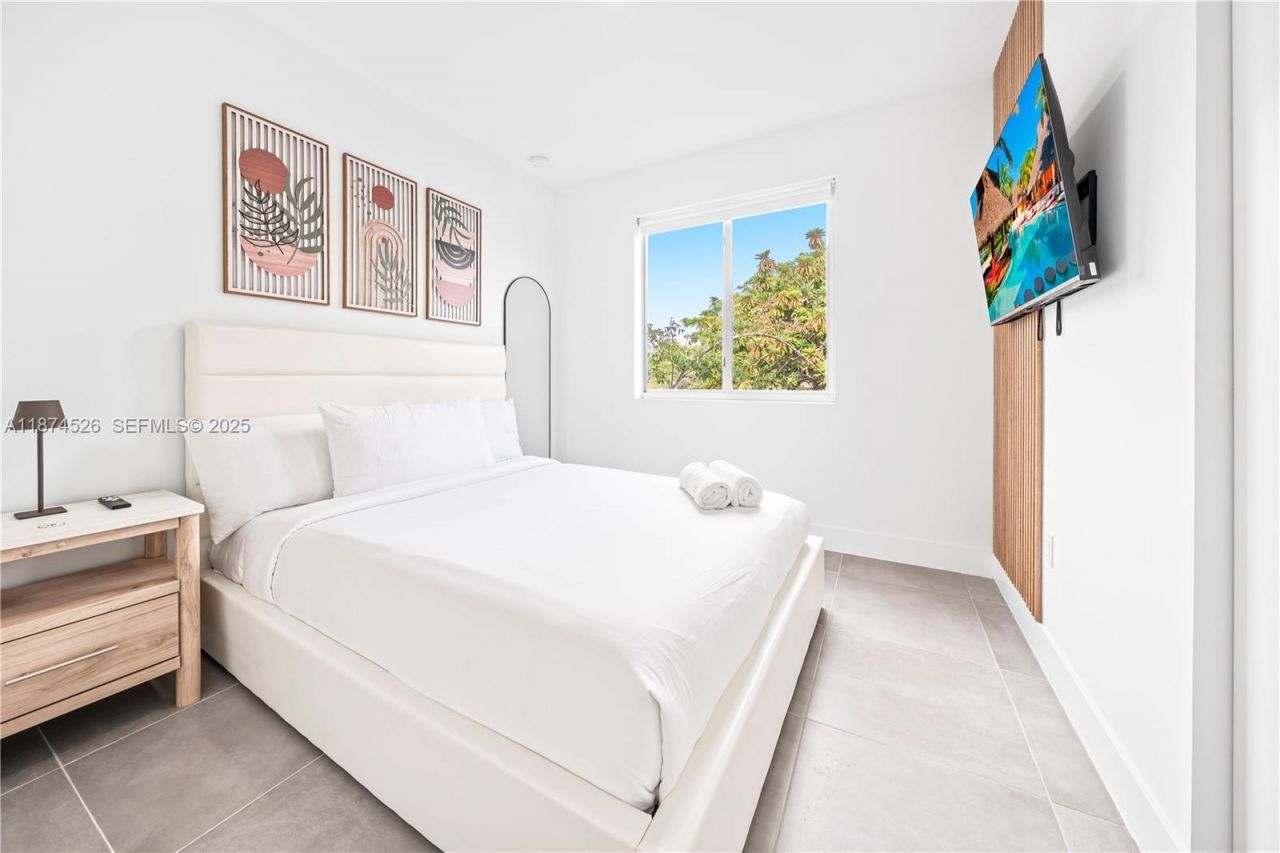 857 SW 14th Ave, Unit A, Miami, FL 33135 Photo