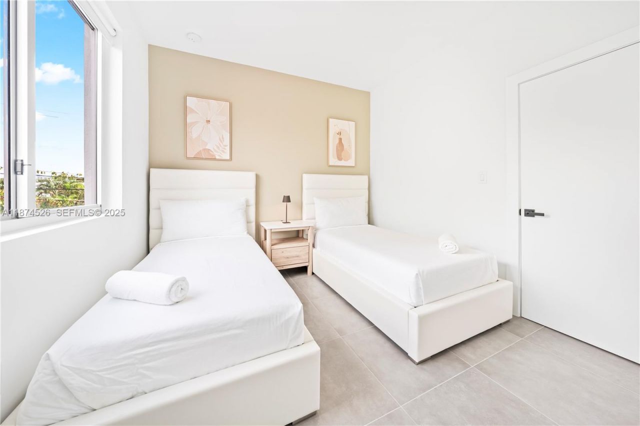 857 SW 14th Ave, Unit A, Miami, FL 33135 Photo