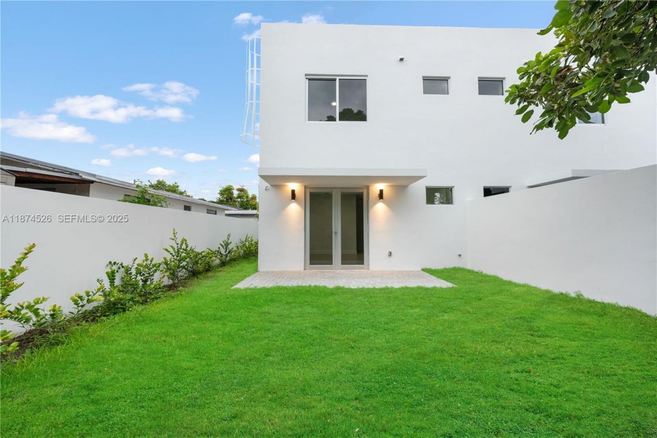 857 SW 14th Ave, Unit A, Miami, FL 33135 Photo