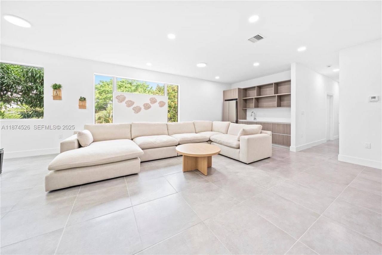 857 SW 14th Ave, Unit A, Miami, FL 33135 Photo