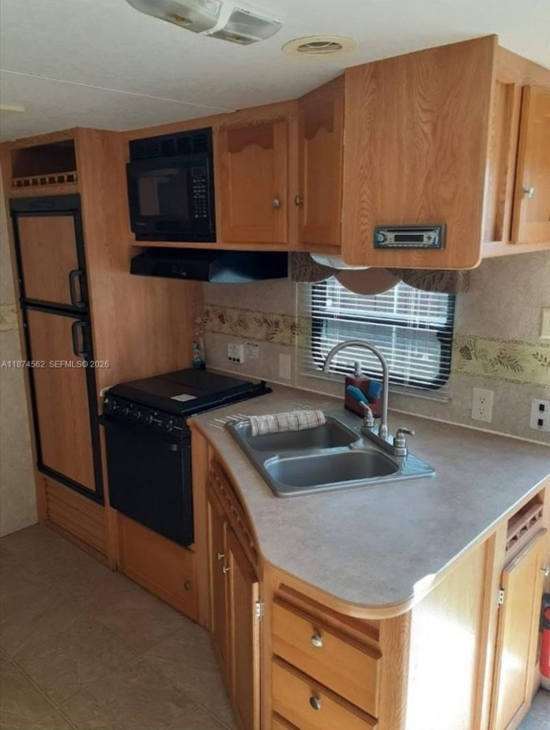 9360 SW 37th St, Miami, FL 33165 Photo