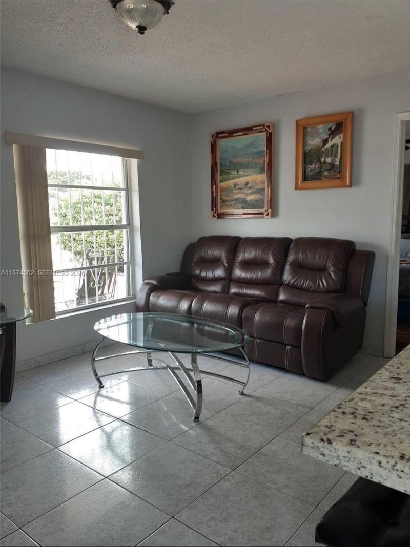 9360 SW 37th St, Miami, FL 33165 Photo