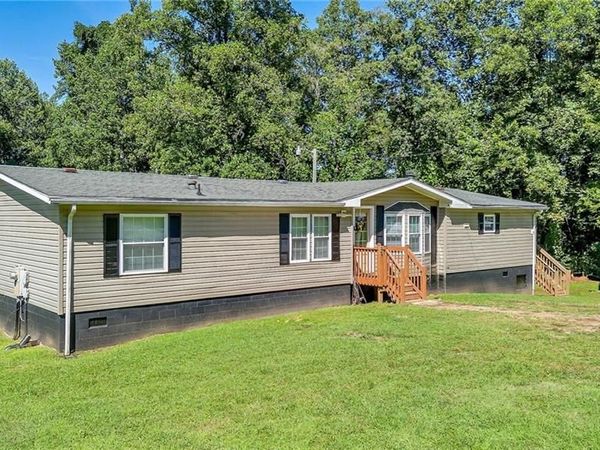 267 Uphill Lane, Boomer, NC 28606