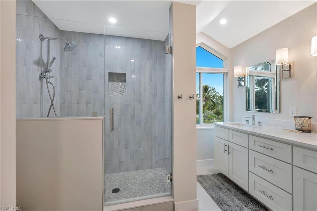 180 6th Ave S, Unit 3, Naples, FL 34102 Photo