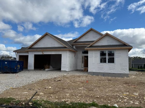W238N5544 Fieldstone Pass Cir, Sussex, WI 53089
