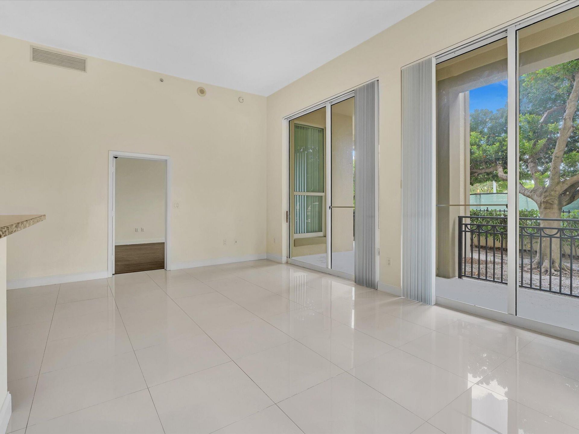 550 Okeechobee Boulevard, Unit 122, West Palm Beach, FL 33401 Photo