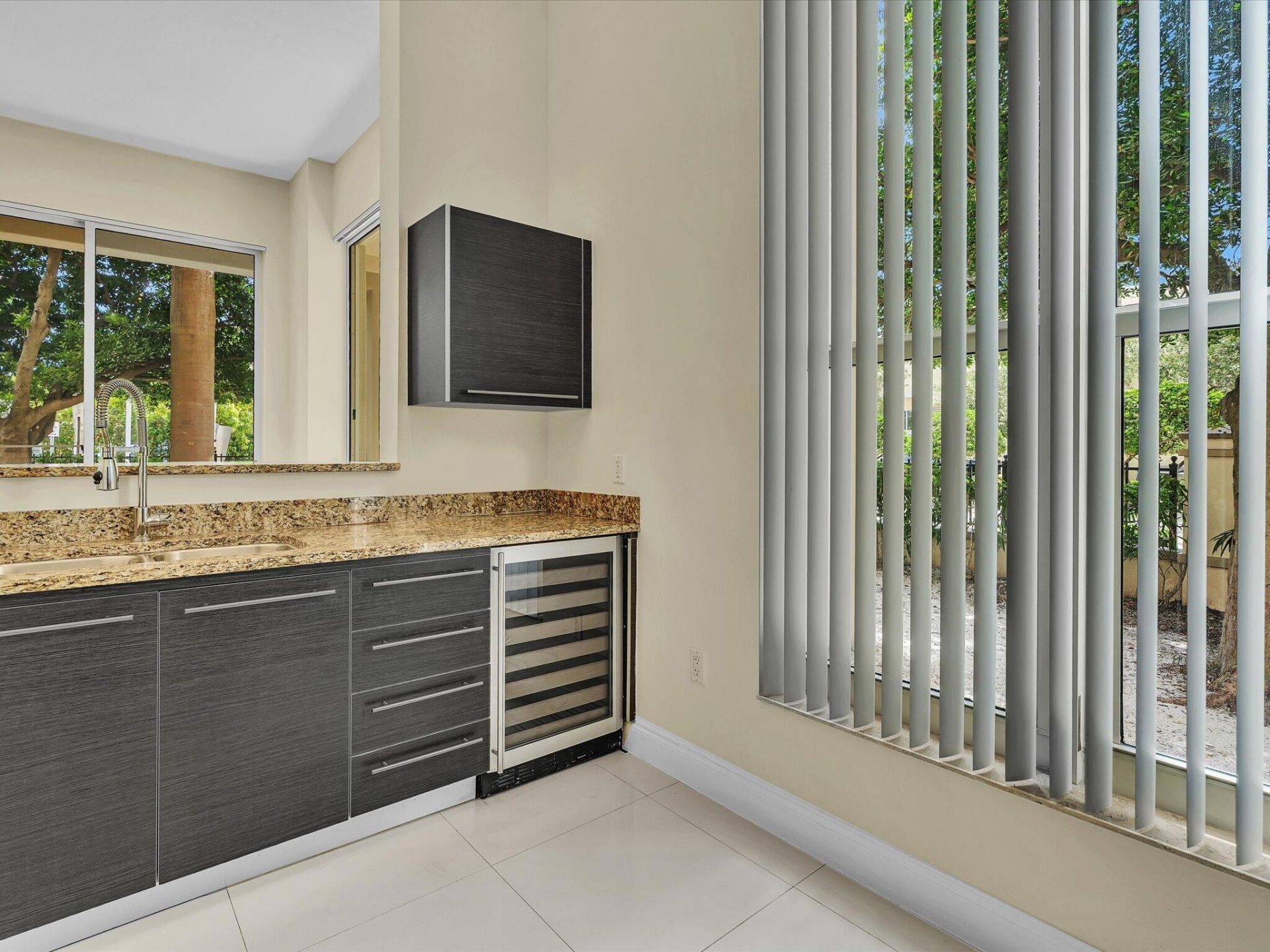 550 Okeechobee Boulevard, Unit 122, West Palm Beach, FL 33401 Photo