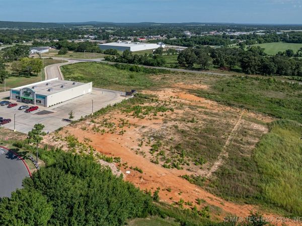 83324 Wingfield Xing , Stilwell, OK 74960