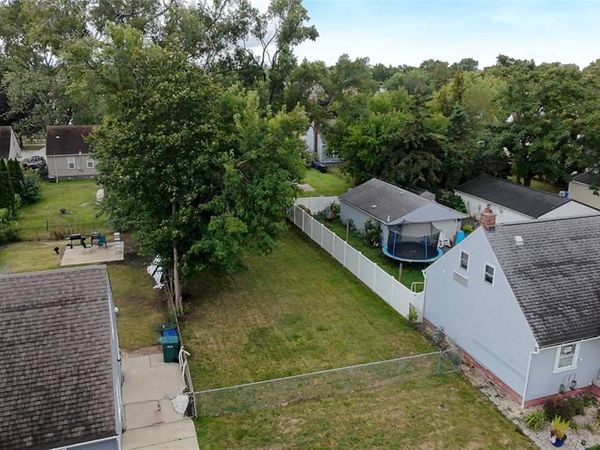 653 Leblanc Street, Lincoln Park, MI 48146