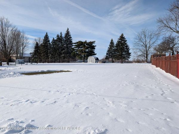 823 N Lansing Street, St. Johns, MI 48879