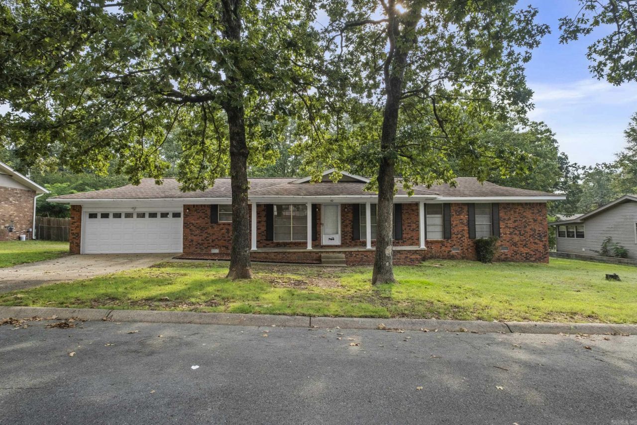 42 Jackson Oaks Drive Sherwood, AR 72120