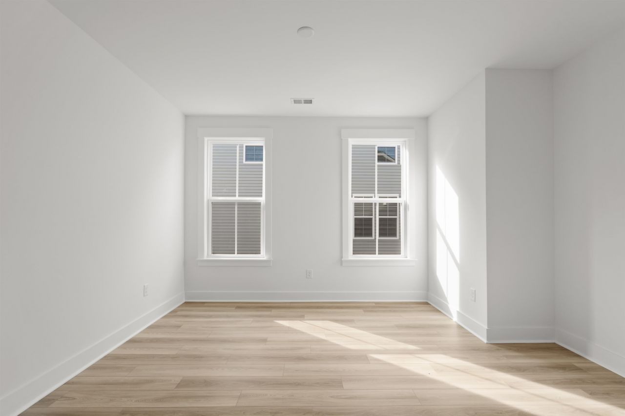 443 Joseph St Photo 25