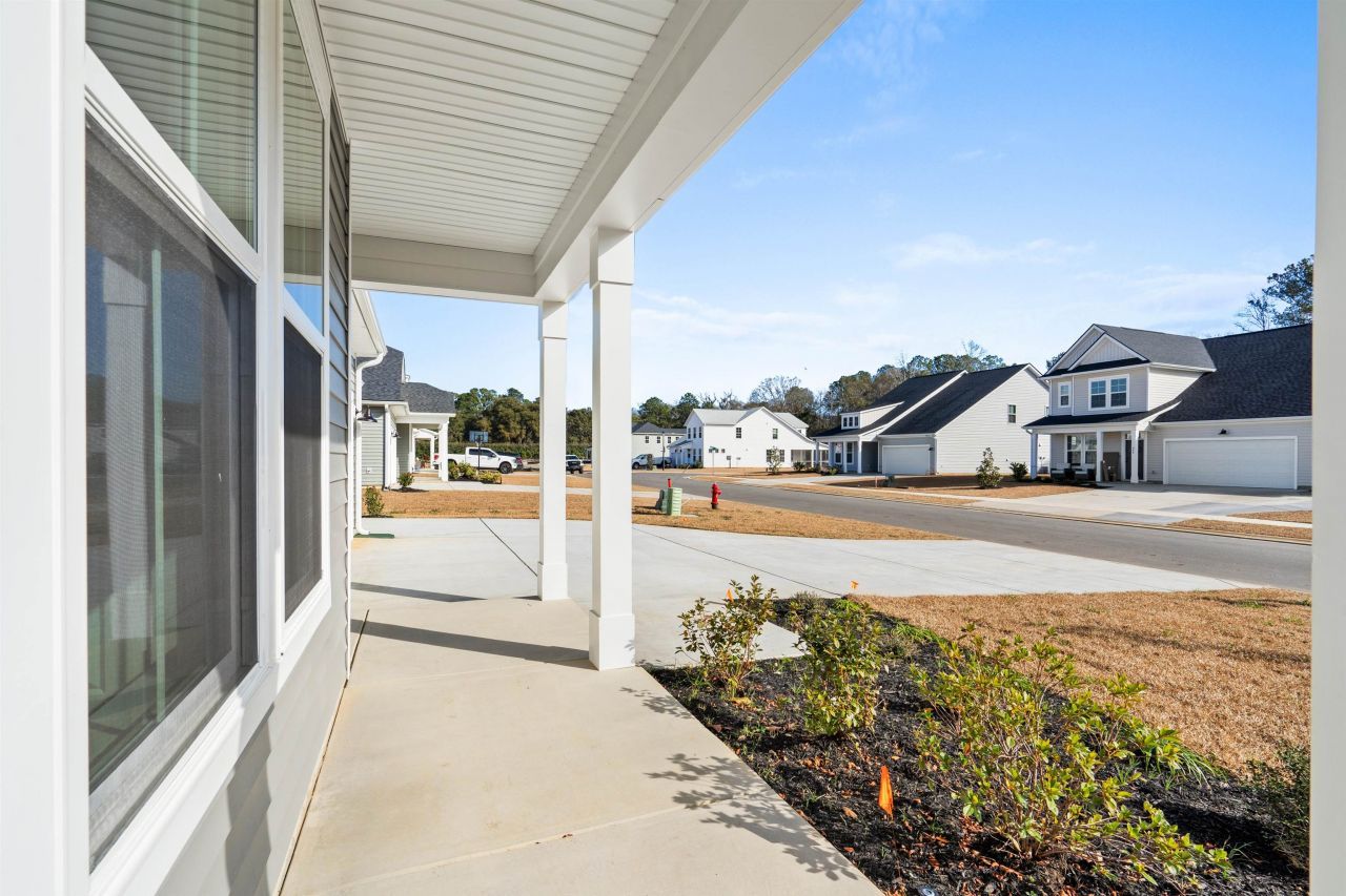 443 Joseph St Photo 3